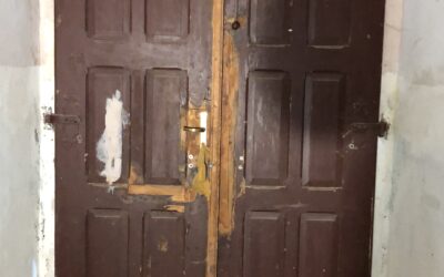 15. Oktober 2025 Die Haupttür wird renoviert